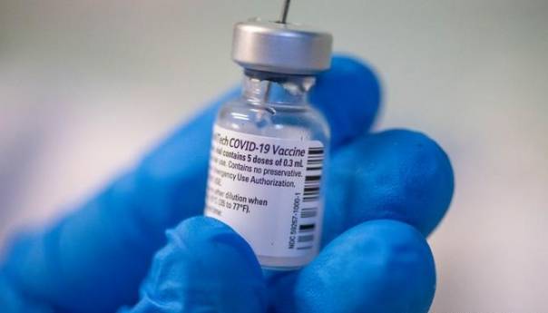 Pfizer će najvjerojatnije trebati treću dozu, docjepljivanje svake godine