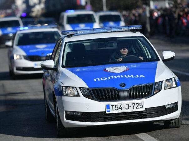 Pijan BMW-om udario u zgradu MUP-a RS