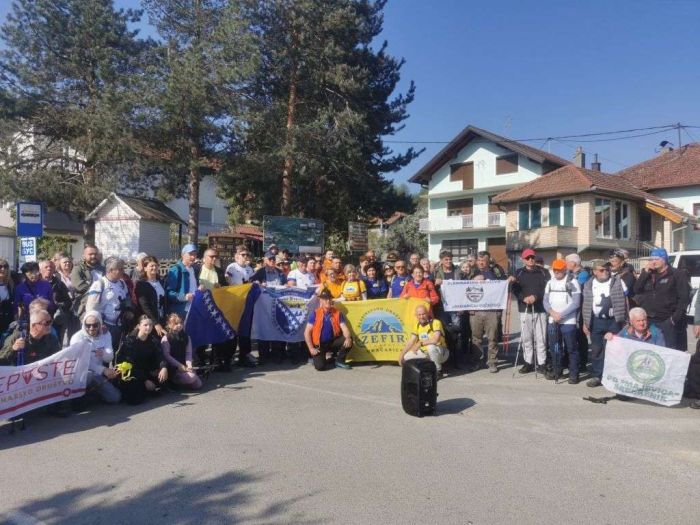 Planinari iz Brčkog i okolnih gradova šetnjom obilježili 20 godina rada