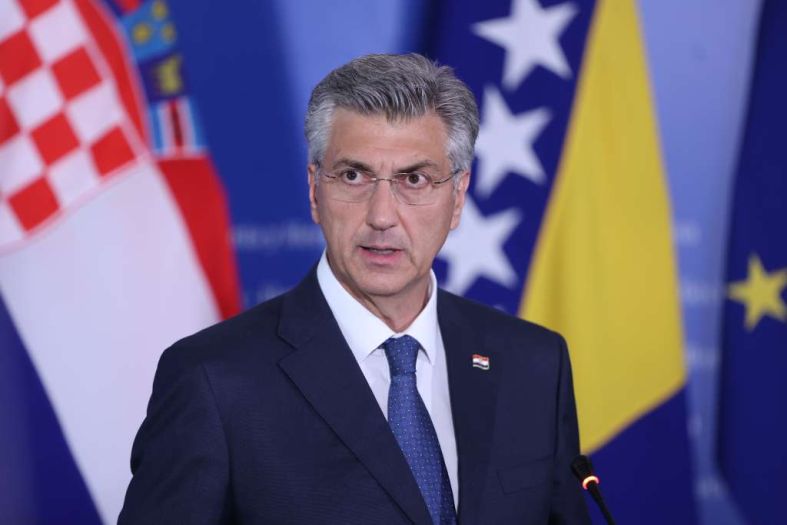 Plenković popustio Milanoviću: Umjesto vojske šalje policiju u Pariz