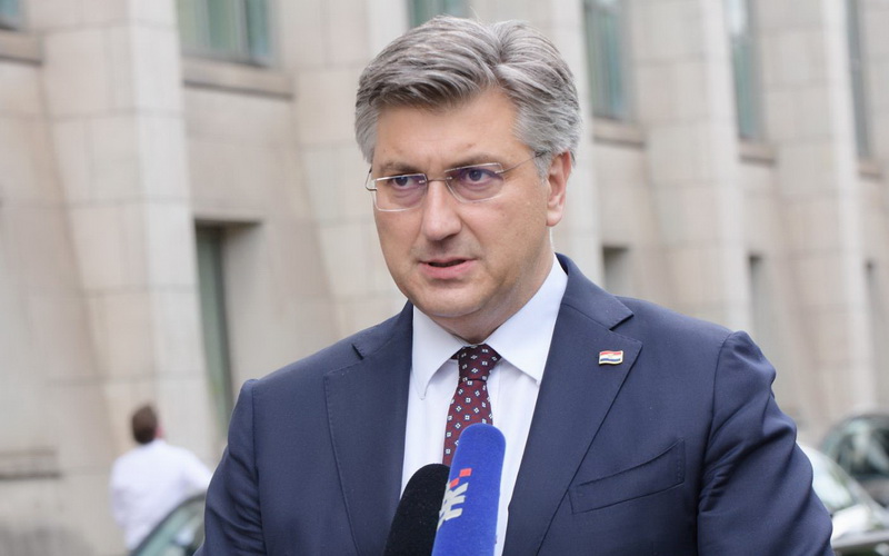 Plenković s Medvedom i Radmanom u subotu u Jajcu na mimohodu s ratnim zastavama