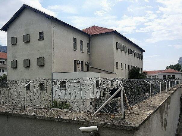 Pobjegao zatvorenik iz KPZ-a Mostar, traje opsežna potraga!