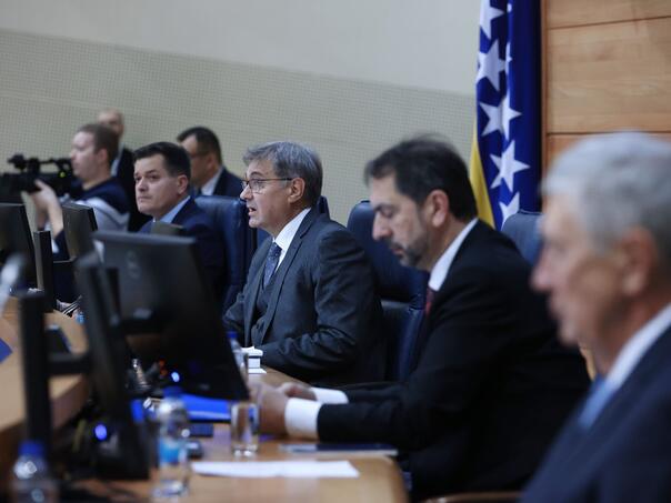 Počela nova sjednica: Traže se smjene Radmanovića i Nešića