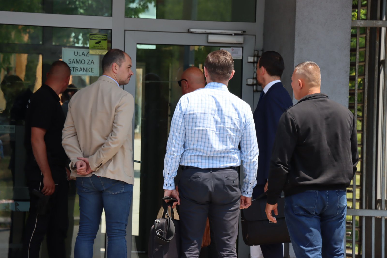 Počela sjednica Apelacionog vijeća na presudu Dodiku, stigli advokati