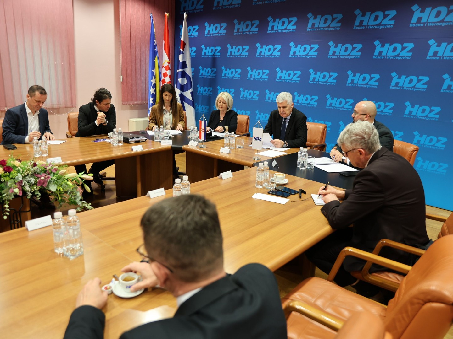 Počela sjednica Predsjedništva HDZ-a u Mostaru, raspravlja se o situaciji u BiH