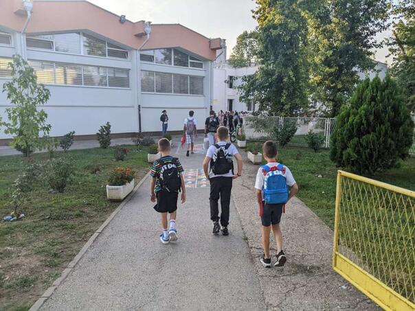 Počela školska godina u RS, u klupama više od 114.000 učenika