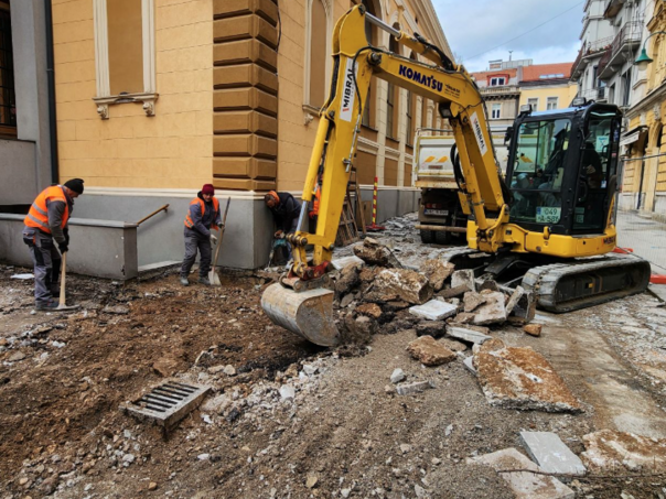 Počeli radovi na popločavanju Gajevog trga vrijedni više od pola miliona KM