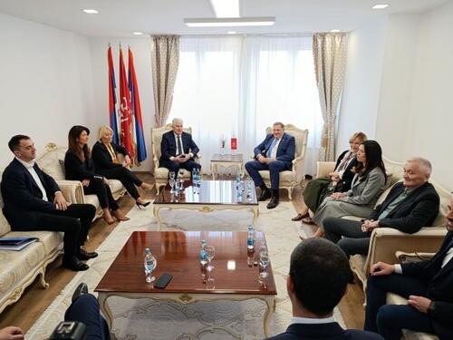 Počeo sastanak SNSD-a i HDZ-a, evo ko sve prisustvuje