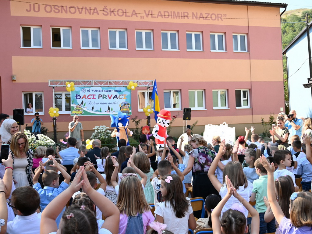 Početak školske godine u ZDK: Učenicima besplatni udžbenici, prosvjetarima novi kolektivni ugovor