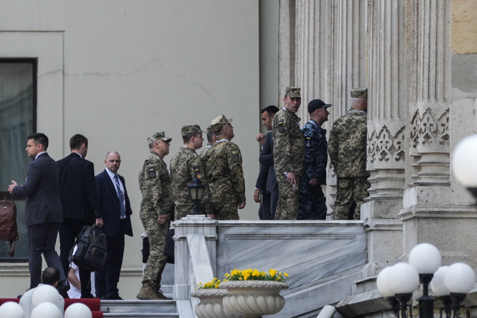Drugi krug pregovora: Rusi u odijelima, Ukrajinci u uniformama