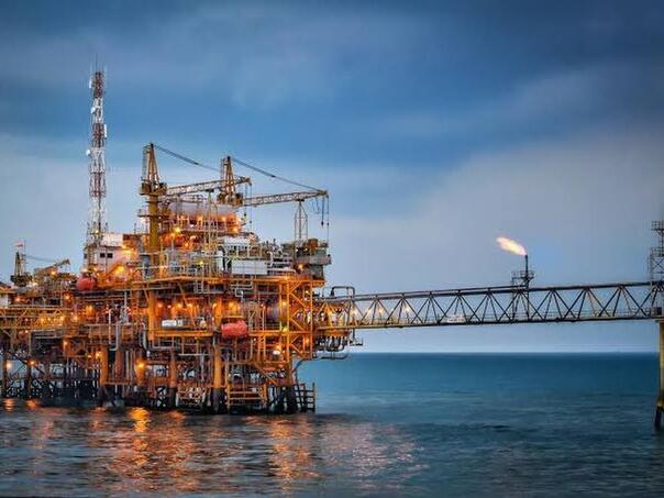 Podaci jasno pokazuju: Rusija zarađuje više od nafte nego prije sankcija