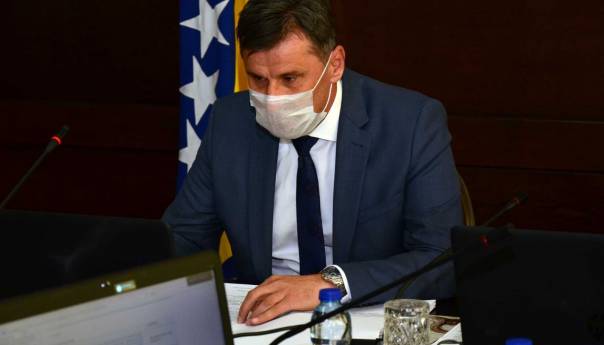 Podržan prijedlog Novalića: 21 milion KM preusmjeren za medicinsku opremu