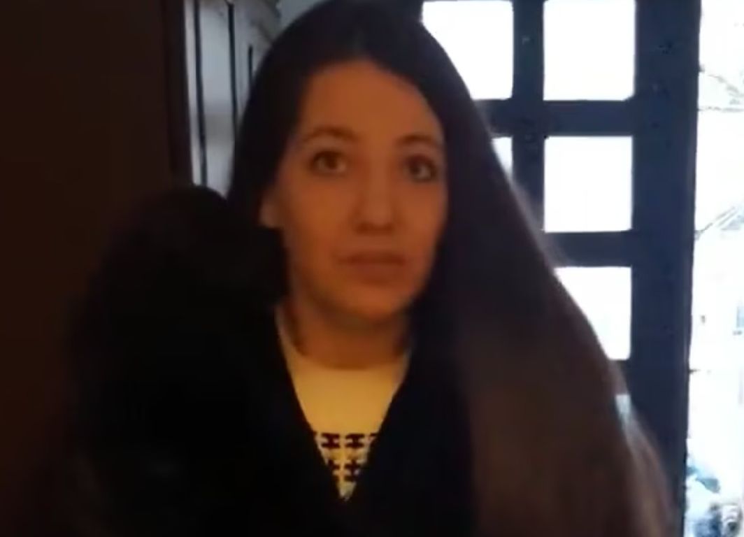 Pogledajte kako Vučićevi aktivisti kupuju glasove starijih građana