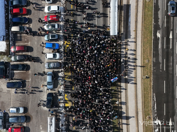 Pogledajte koliko se ljudi danas okupilo na protestima