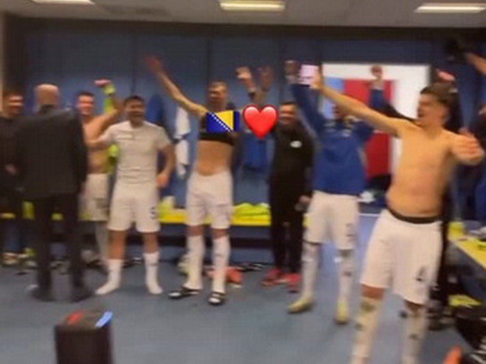 Pogledajte slavlje u svlačionici "Zmajeva": Poljem se širi miris ljiljana!