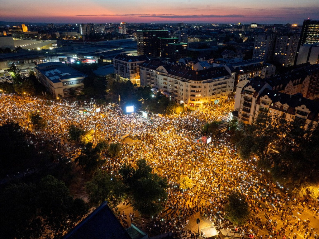 Pogledajte snimak protesta u Novom Sadu iz vazduha