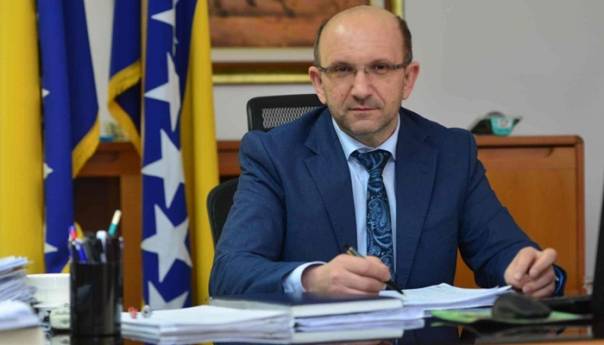 Pogodnosti za realni sektor: Isović predložio 11 tačaka za spas ekonomije