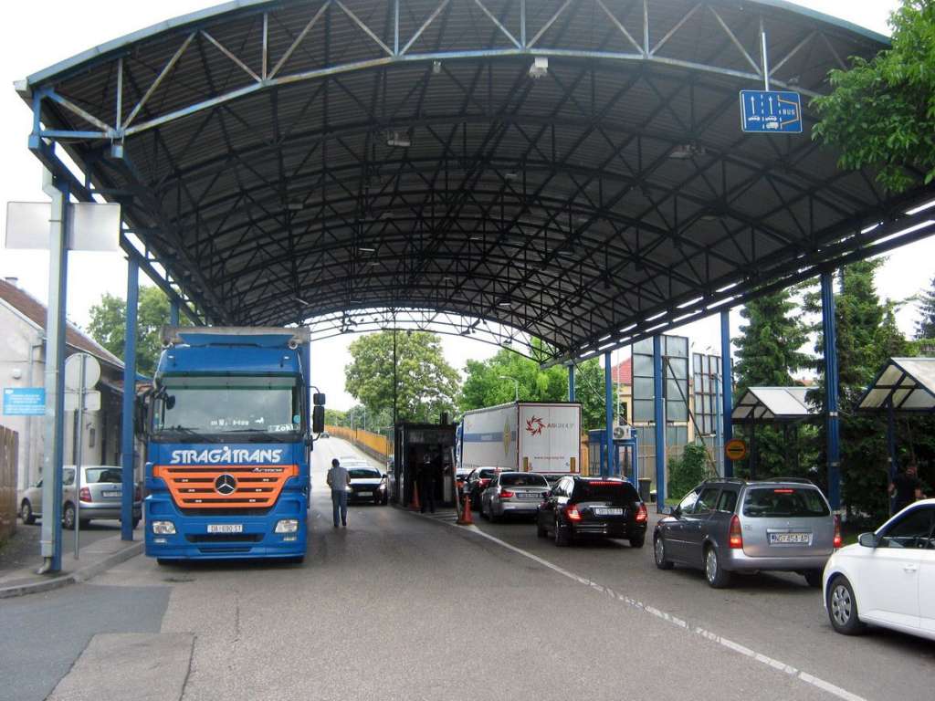 Gužve na izlazu iz BiH: Pojačan promet na pet graničnih prijelaza