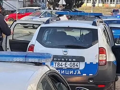 Policajci iz Banjaluke pali zbog kamatarenja: Djevojci udvostručili dug i prijetili