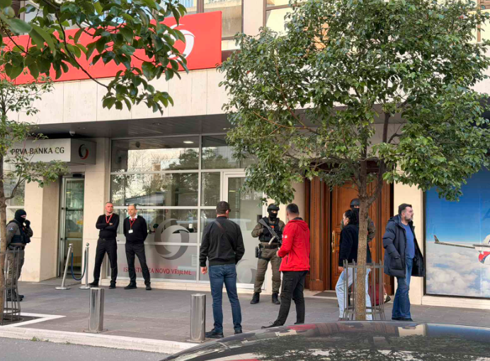 Policija opkolila zgradu u kojoj živi brat Mile Đukanovića