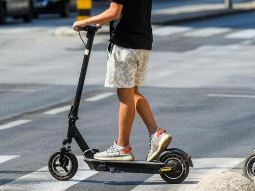 Policija počela oduzimati električne romobile