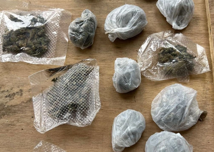 Policija pretresala kuću u Konjicu, pronađena veća količina droge