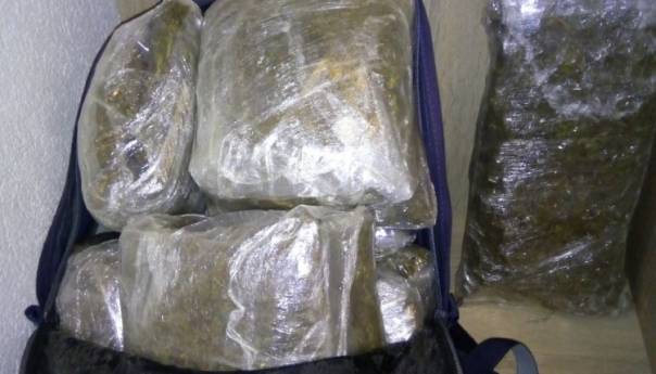 Policija RS-a uhapsila tri osobe, oduzeto četiri kilograma marihuane