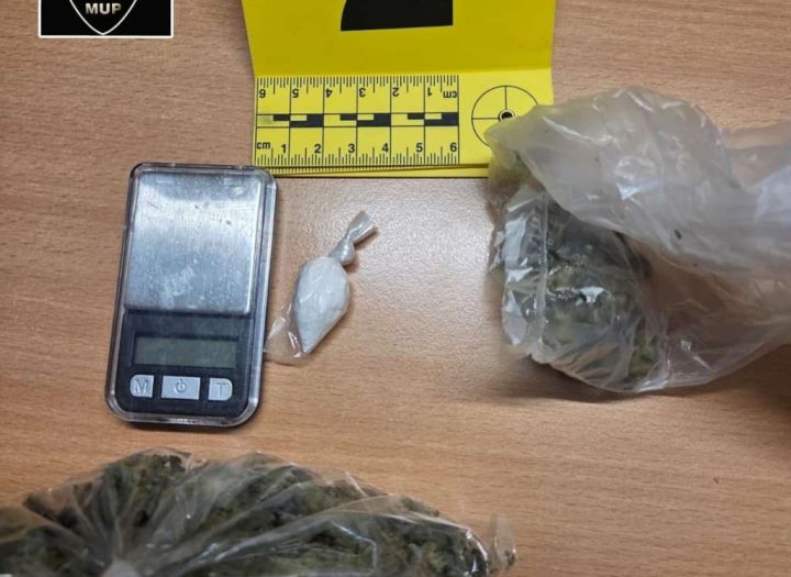 Policija u Mostaru pronašla oružje i drogu