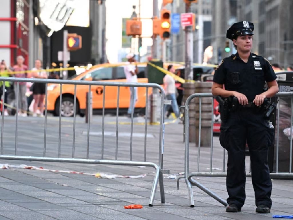 Policija u New Yorku usmrtila ženu koja je nožem napala dvije osobe