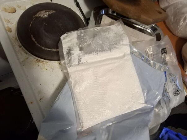 Policija u Zenici zaplijenila amfetamin i ekstazi, uhapšena jedna osoba