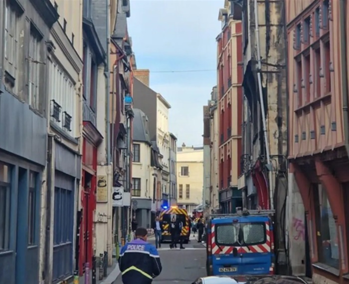 Francuska policija ubila naoružanog napadača, pokušao zapaliti sinagogu 