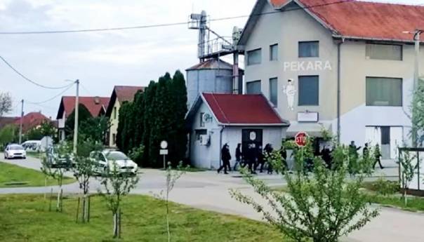 Policija uhapsila 14 ljudi zbog urlanja "Ubij Srbina" u Borovu