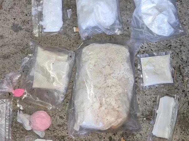 Akcija u Gračanici: Dvoje uhapšeno, zaplijenjeno 3kg droge