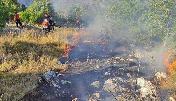 Ponovno aktivni požari u Konjicu i Čapljini, situacija na požarištima u Neumu stabilna