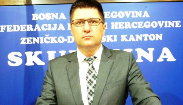 Ponovo opada broj nezaposlenih i raste broj zaposlenih u ZDK