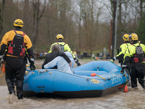 Poplave na sjeverozapadu SAD-a: Evakuisane desetine hiljada ljudi