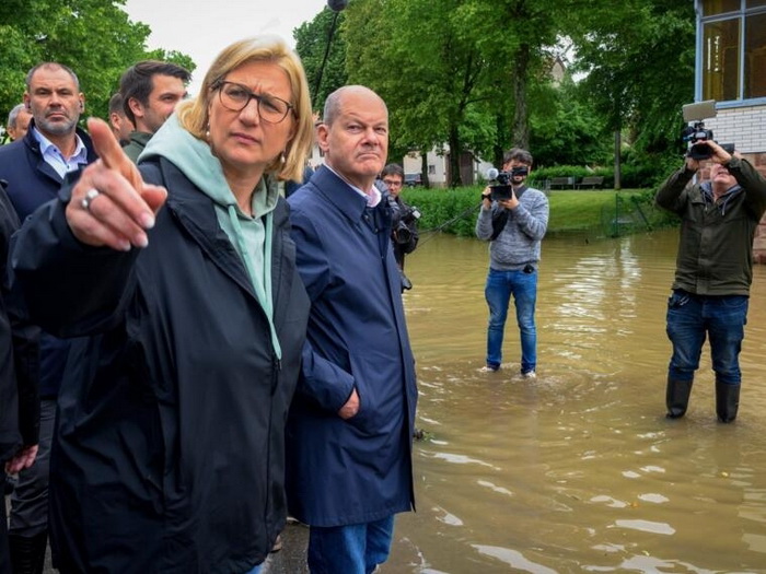 Poplave u Njemačkoj, Belgiji, Francuskoj: Voda je do prsa