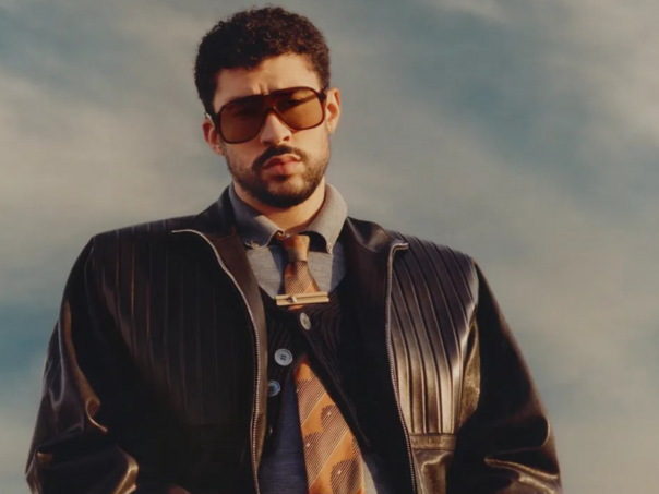 Popularni reper Bad Bunny pao nasred bine, publika nastavila pjevati