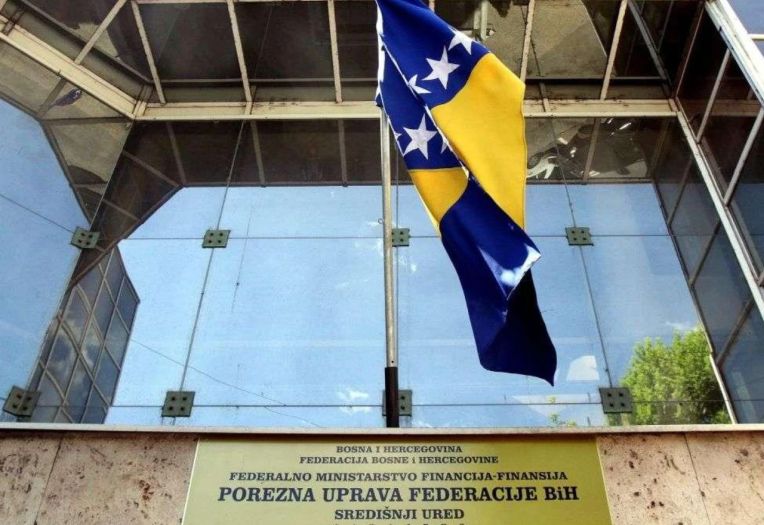 Porezna uprava "pretresla" kantone: Neprijavljeni radnici, zapečaćeni objekti...
