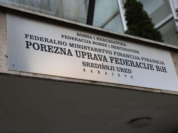 Porezni obveznici FBiH u pet mjeseci uplatili 3,67 milijardi KM javnih prihoda