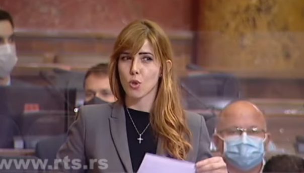 Poslanica SPS repovala u Skupštini Srbije