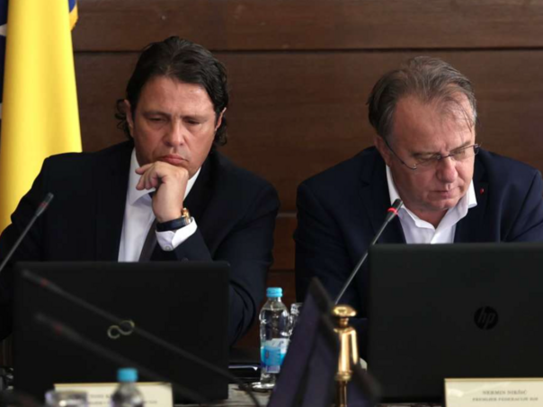 Poslodavci i u ovoj godini mogu radnicima neoporezivo isplatiti do 300 KM mjesečno