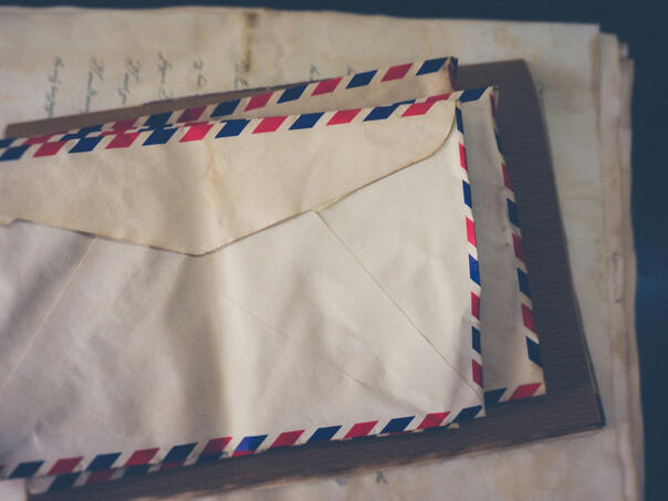 Poštar iz BiH krao novac i vaučere iz pisama u Švicarskoj, izbjegao deportaciju