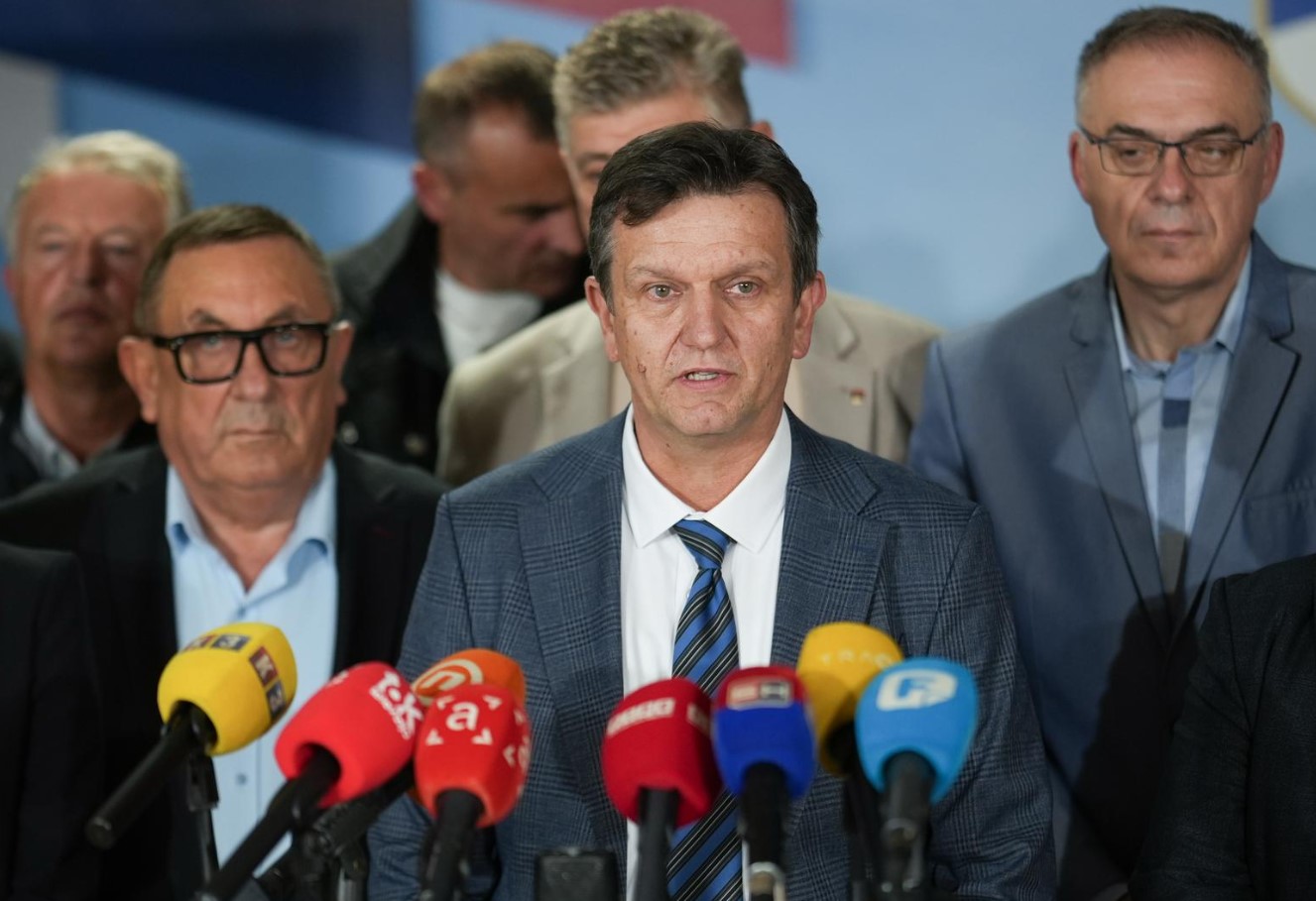 Posvađani SDS naredne sedmice o krahu: Na pomolu "tektonske promjene"