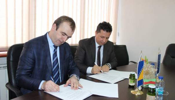 Potpisan memorandum između Parlamenta FBiH i Fakulteta političkih nauka UNSA