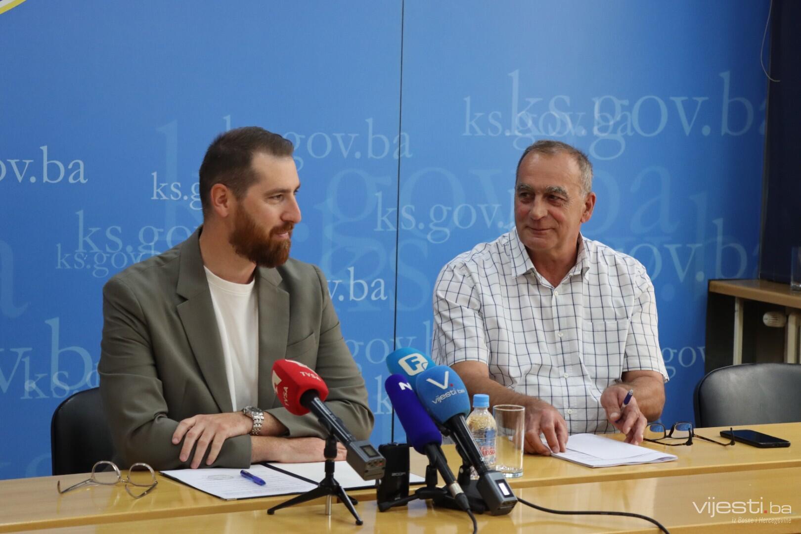 Potpisani ugovori s veterinarskim organizacijama za provođenje mjera zaštite pasa lutalica u KS