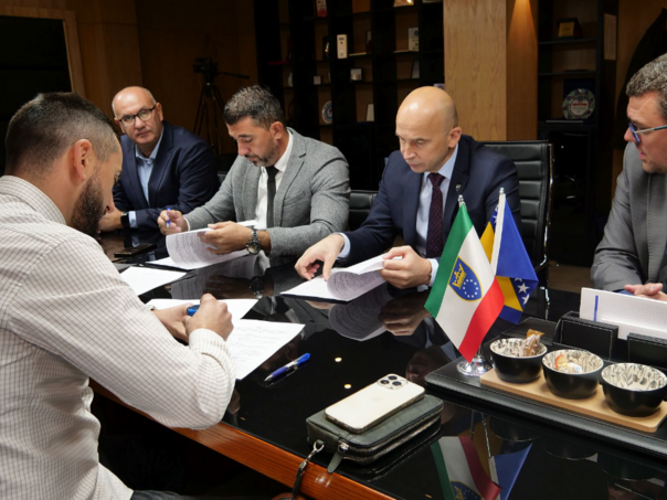 Potpisani ugovori vrijedni 1,5 miliona KM za sanaciju regionalnih cesta u ZDK