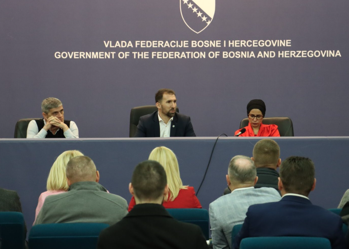 Potpisani ugovori vrijedni 3,85 miliona KM za jačanje socijalne zaštite u FBiH