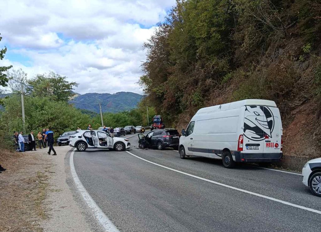 Potpuno blokiran saobraćaj na cesti Jablanica-Konjic zbog teškog sudara