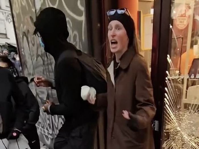 Potresna scena iz Francuske: Žena preklinjala da ne pljačkaju